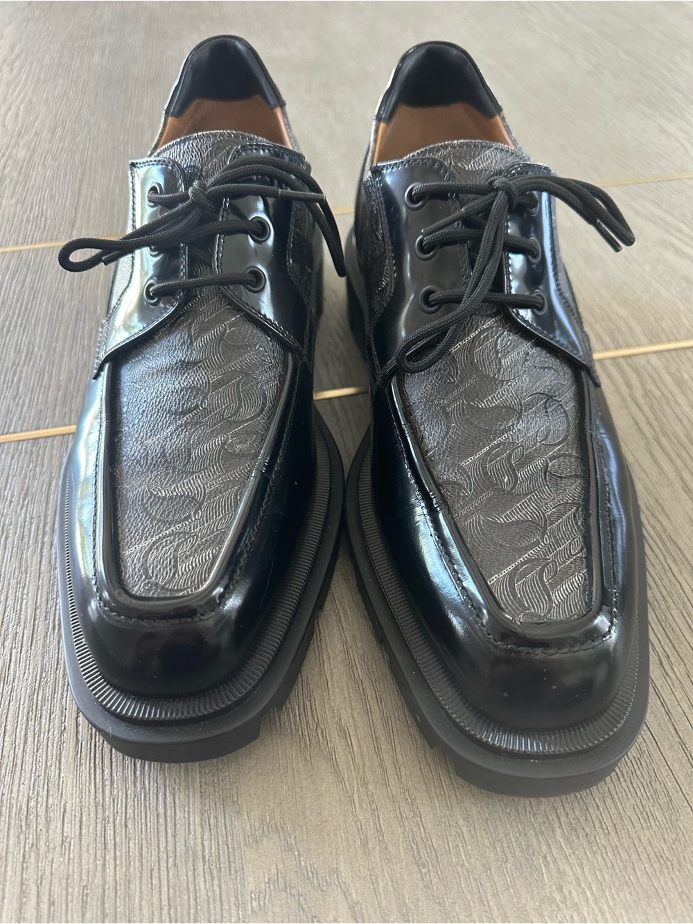 Christian Louboutin men’s black and toile lace-up oxfords